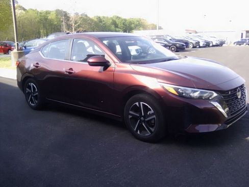 Used 2025 Nissan Sentra SV image 1