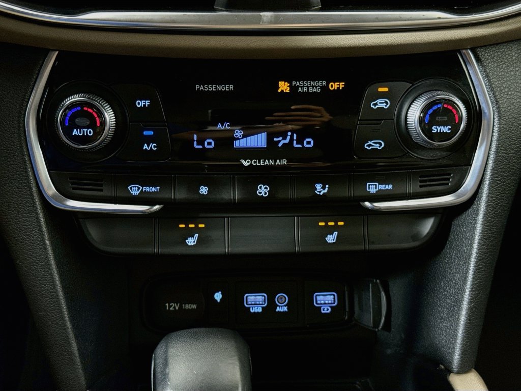 Used 2020 Hyundai Santa Fe SEL w/ Convenience Package FWD image 15
