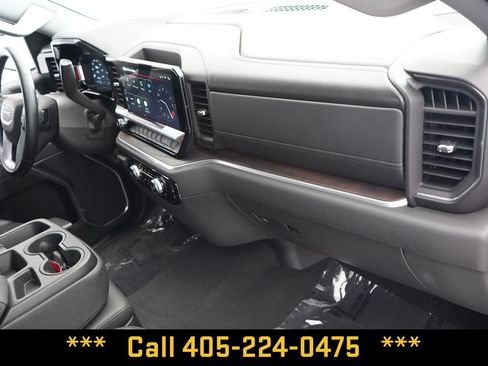 Used 2025 GMC Sierra 1500 SLT AWD/4WD image 25