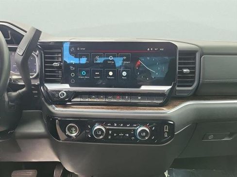 Used 2024 GMC Sierra 1500 SLE RWD image 18