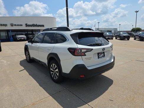 Used 2023 Subaru Outback Premium AWD/4WD image 6