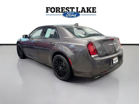Used 2019 Chrysler 300 S image 5
