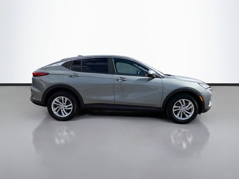 Used 2025 Buick Envista Preferred w/ Convenience I Package image 2