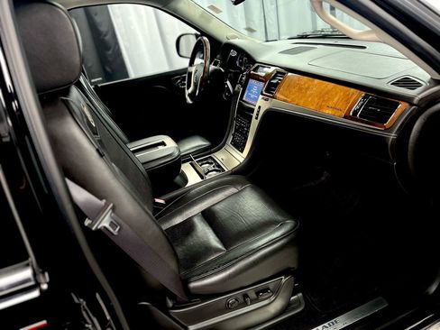 Used 2014 Cadillac Escalade ESV Platinum image 18