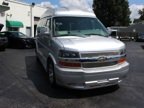 Used 2016 Chevrolet Express 2500 RWD image 23