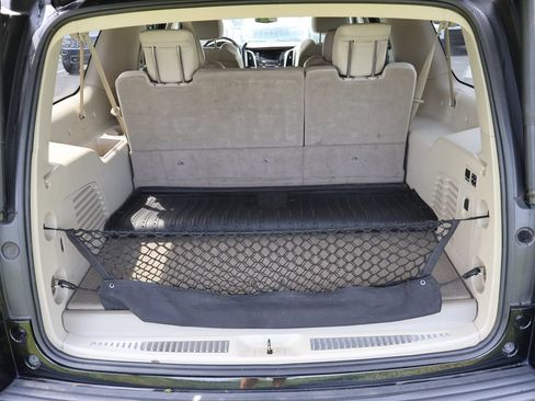 Used 2020 Cadillac Escalade ESV Luxury AWD/4WD image 16