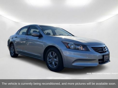 Used 2011 Honda Accord LX-P image 3