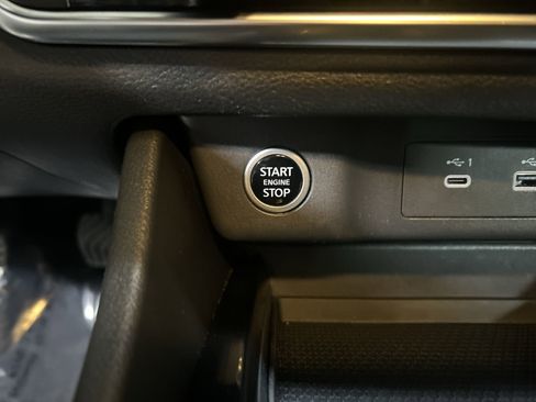 Used 2023 Nissan Rogue S AWD/4WD image 18