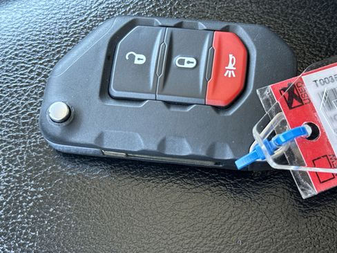 Used 2023 Jeep Wrangler Unlimited Rubicon image 35