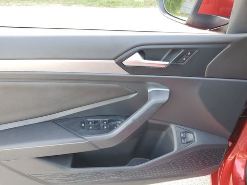 Certified 2024 Volkswagen Jetta SE w/ Panoramic Sunroof Package FWD image 24