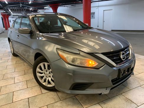 Used 2016 Nissan Altima 2.5 S FWD image 2