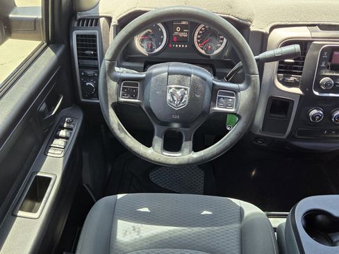 Used 2014 RAM 2500 Tradesman w/ Chrome Appearance Group RWD image 6