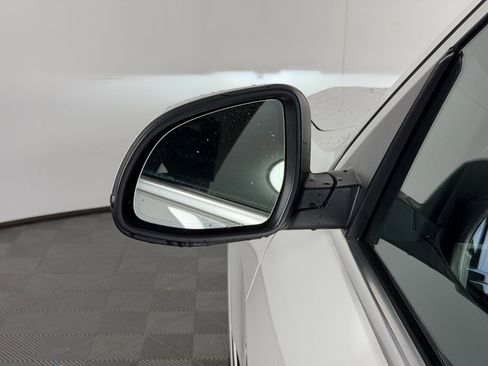 Used 2024 BMW X7 xDrive40i w/ Premium Package image 22