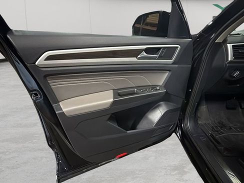 Used 2022 Volkswagen Atlas SE image 47