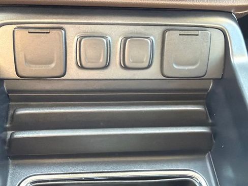 Used 2016 Chevrolet Silverado 1500 LTZ Z71 w/ LTZ Plus Package AWD/4WD image 41
