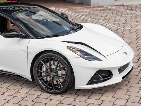 Used 2025 Lotus Emira RWD image 27