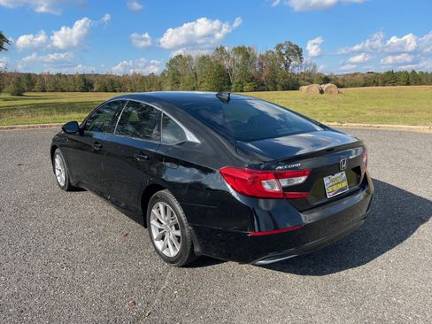 Used 2021 Honda Accord LX image 3