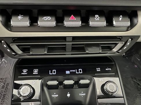 Certified 2024 Porsche 911 Targa 4S AWD/4WD image 36