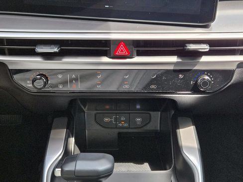 New 2026 Kia Sorento LX FWD image 14