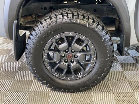 Used 2023 Nissan Frontier PRO-4X w/ Pro-4X Premium Package AWD/4WD image 39