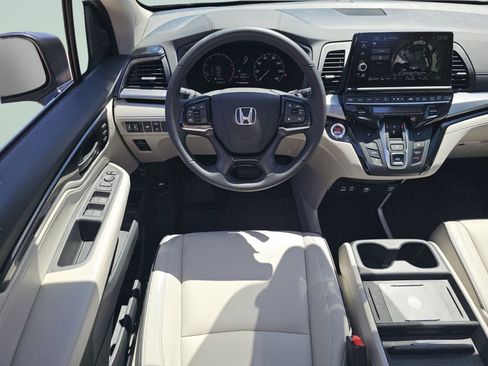 Used 2026 Honda Odyssey Touring image 4