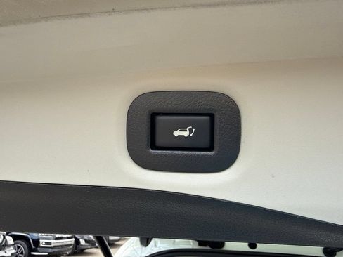Used 2016 Nissan Rogue SL w/ SL Premium Package AWD/4WD image 13