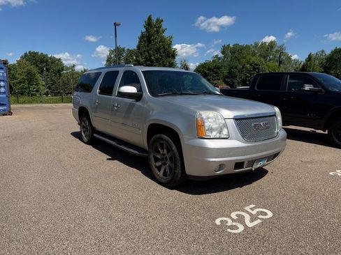 Used 2012 GMC Yukon XL Denali AWD/4WD image 10