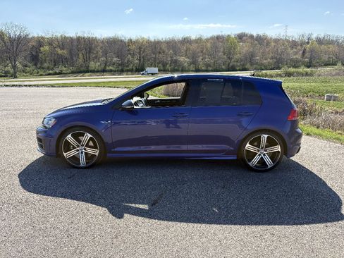 Used 2016 Volkswagen Golf 4-Door AWD/4WD image 2