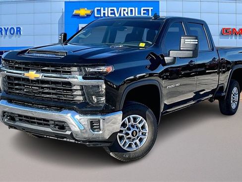 Used 2024 Chevrolet Silverado 2500 LT image 3