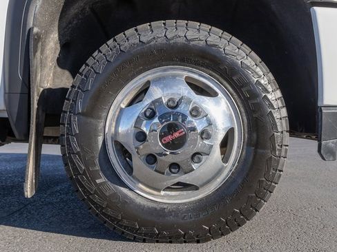 Used 2022 GMC Sierra 3500 Denali image 12