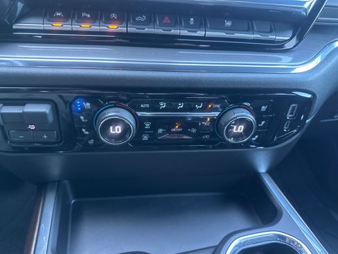Used 2024 Chevrolet Silverado 1500 High Country AWD/4WD image 32