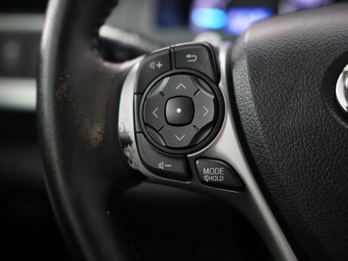 Used 2014 Toyota Camry SE FWD image 12