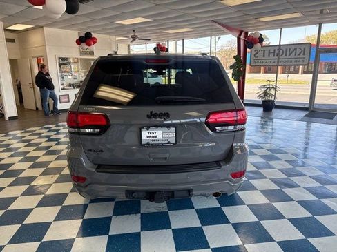 Used 2019 Jeep Grand Cherokee Altitude image 6