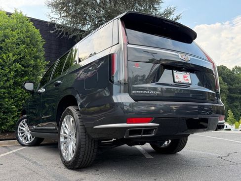 Used 2022 Cadillac Escalade Premium Luxury w/ Performance Package AWD/4WD image 20