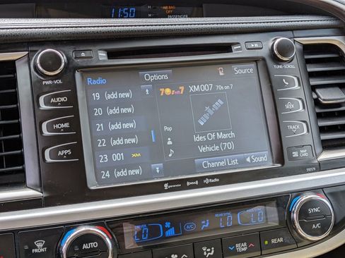 Used 2017 Toyota Highlander XLE image 20