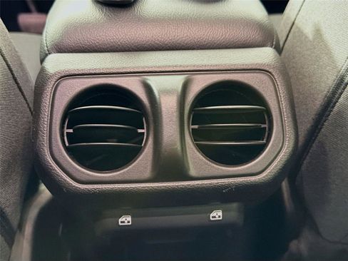 Used 2024 Jeep Wrangler Unlimited Sport AWD/4WD image 24