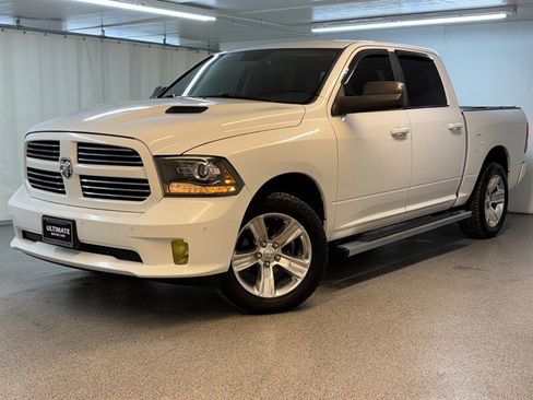 Used 2017 RAM 1500 Sport image 3