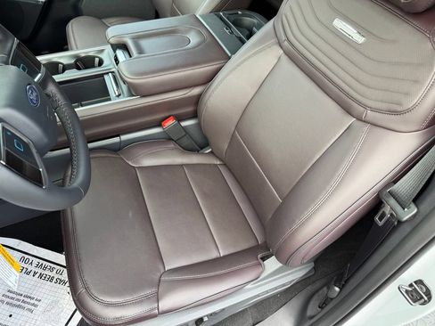 New 2026 Ford Expedition Platinum w/ Platinum Ultimate Package AWD/4WD image 17