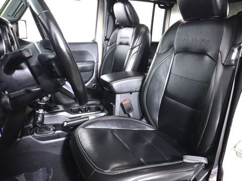 Used 2022 Jeep Wrangler Unlimited Sahara AWD/4WD image 31