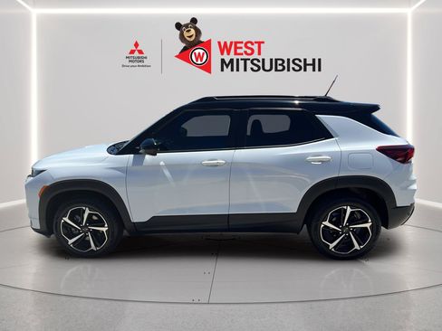 Used 2021 Chevrolet TrailBlazer RS w/ Sun and Liftgate Package AWD/4WD image 3