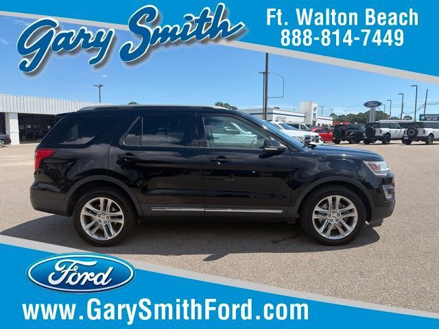 Used 2017 Ford Explorer XLT w/ Equipment Group 202A AWD/4WD image 1