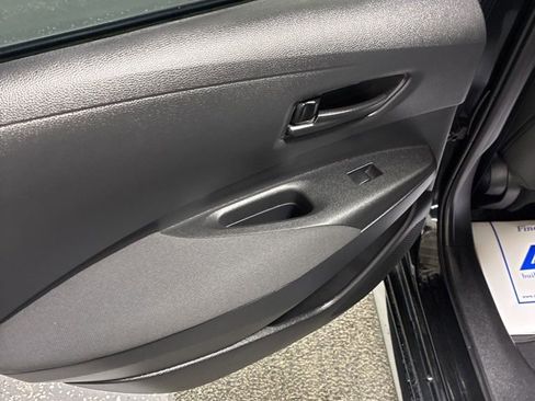 Used 2022 Toyota Corolla LE image 22