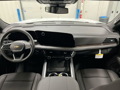 New 2026 Chevrolet Suburban LS image 10