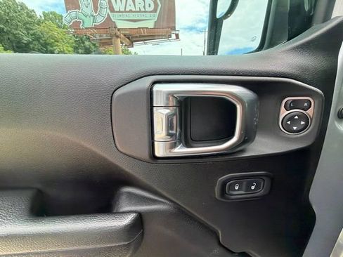 Used 2023 Jeep Gladiator Mojave w/ Trailer Tow Package AWD/4WD image 35