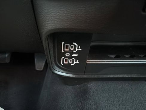 Used 2024 RAM 2500 Big Horn image 24