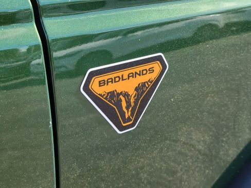 Used 2025 Ford Bronco Badlands image 8