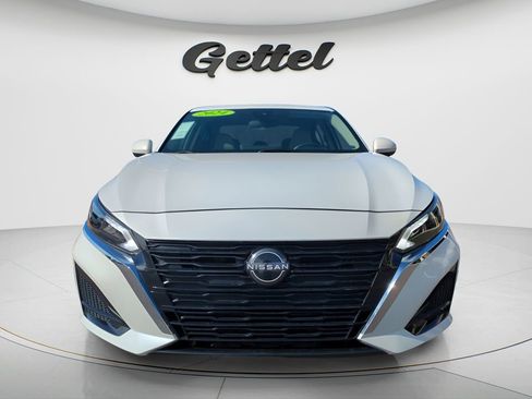 Used 2024 Nissan Altima 2.5 SV w/ SV Premium Package image 8