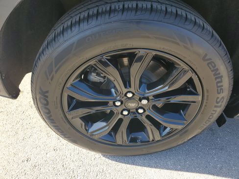 Used 2024 Ford Edge SE w/ Black Appearance Package image 10