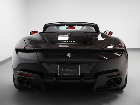 Certified 2025 Ferrari Roma Spider RWD image 36