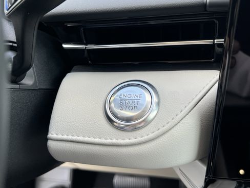 New 2026 Lincoln Nautilus Reserve image 18